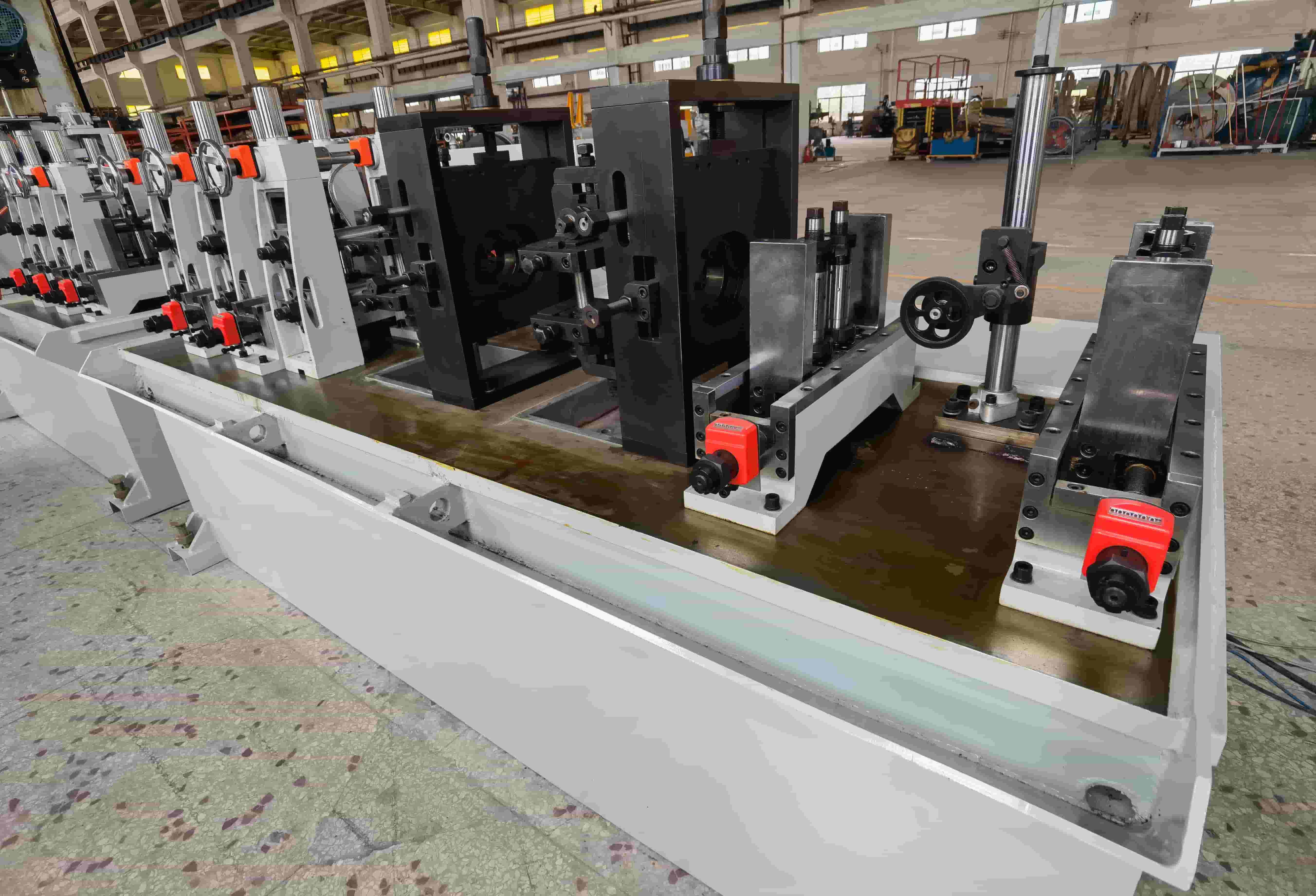 不銹鋼管生產線管材矯直